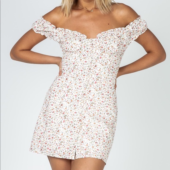 Princess Polly Dresses & Skirts - Floral mini dress from Princess Polly size smal